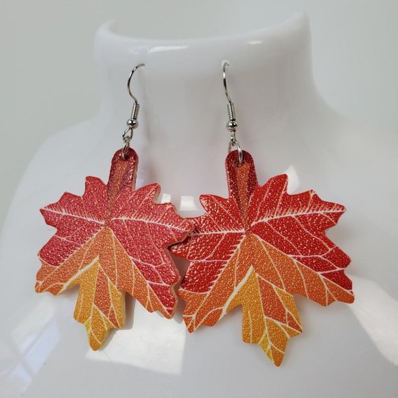 Fall Leaf Thanksgiving Lightweight Earrings - Picture 1 of 3